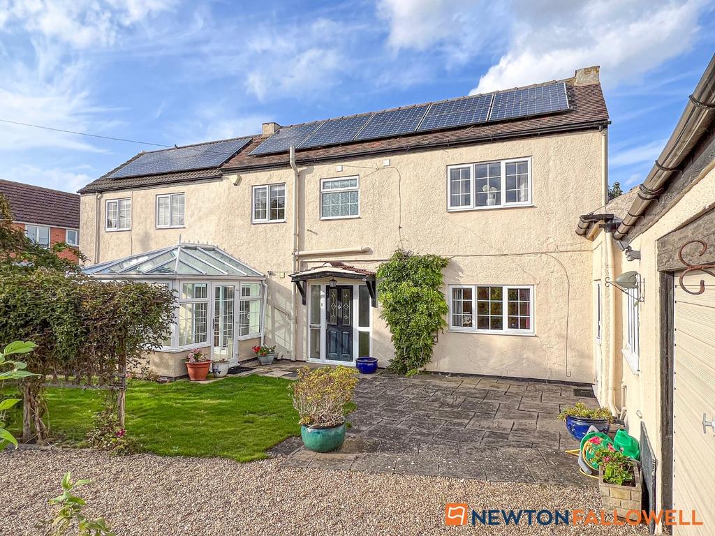 Queen Street, Balderton NG24 4 bed detached house for sale £400,000