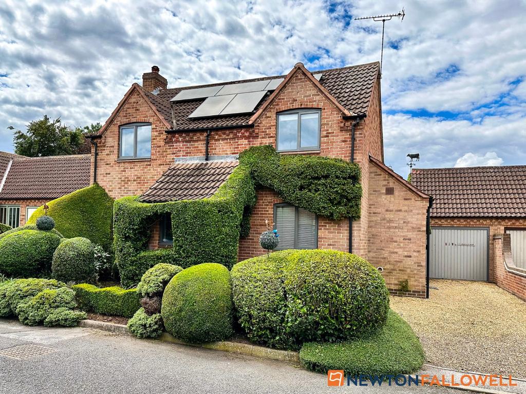 The Paddocks, 8 NG23 3 bed detached house for sale £300,000