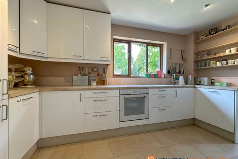 3 bedroom detached house for sale, The Paddocks, 8 NG23