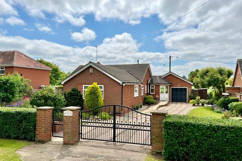 3 bedroom detached bungalow for sale, Vicarage Road, 1 NG23