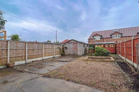 3 bedroom semi-detached house for sale - Warwick Road, Balderton NG24