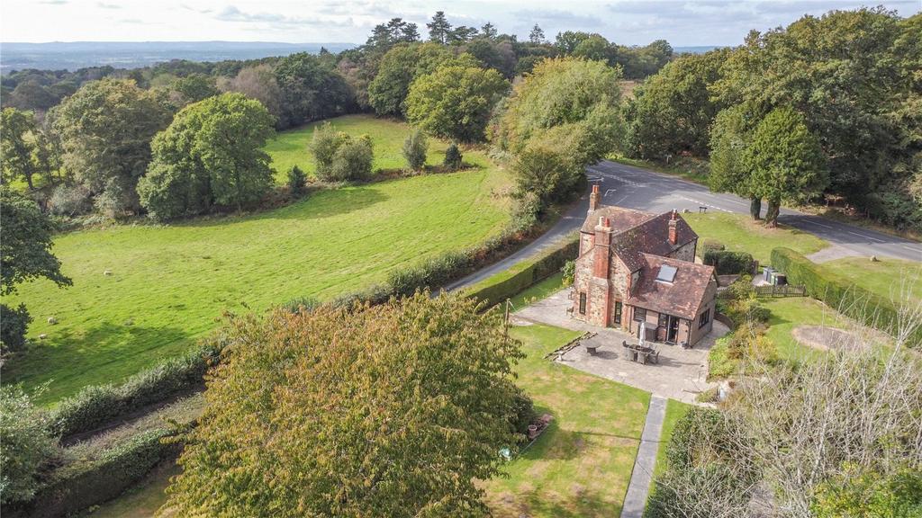 Duddleswell, East Sussex 4 bed detached house for sale £950,000