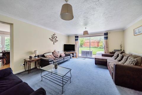 4 bedroom end of terrace house for sale, Gisburne Way, Hertfordshire WD24