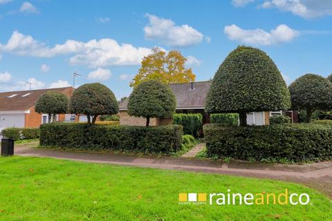 3 bedroom bungalow for sale, Briars Lane, Hatfield