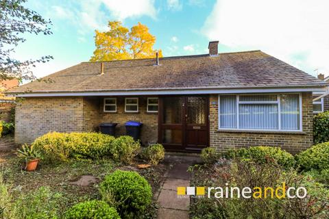 3 bedroom bungalow for sale, Briars Lane, Hatfield