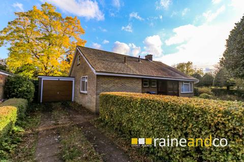 3 bedroom bungalow for sale, Briars Lane, Hatfield