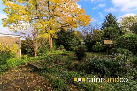 57 Briars Lane, Hatfield, AL10 8EX