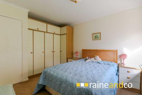 57 Briars Lane, Hatfield, AL10 8EX