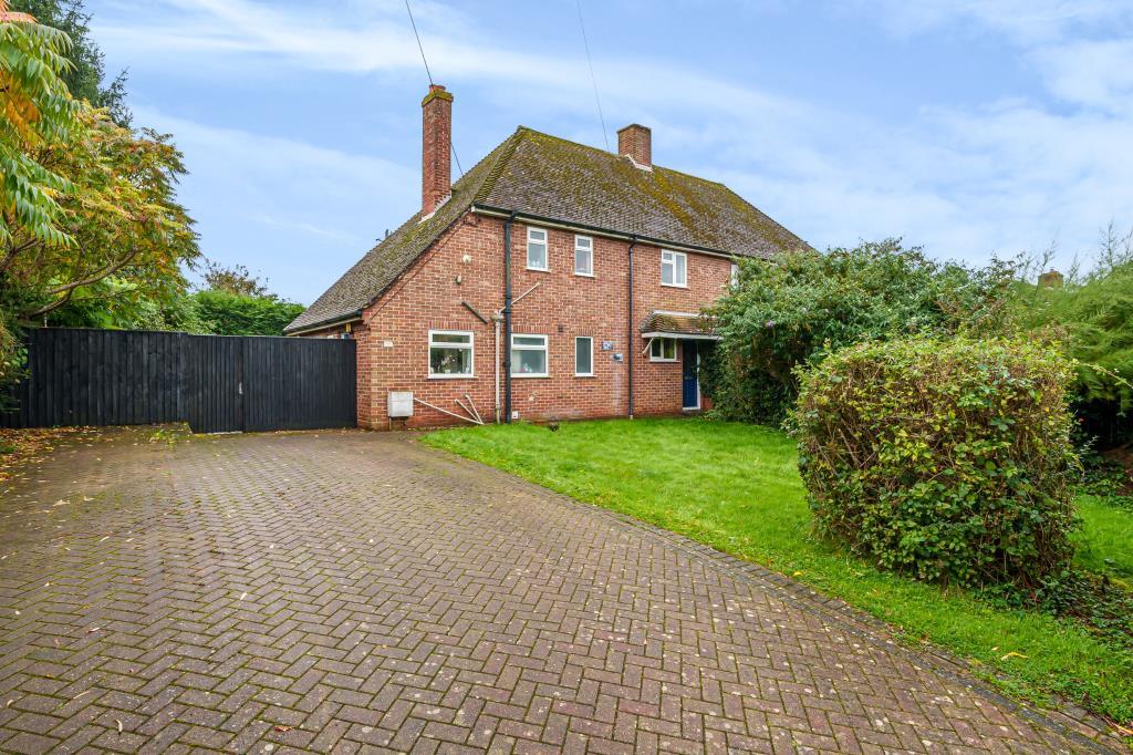 Kingsclere, Hampshire, RG20 3 bed semidetached house for sale £450,000