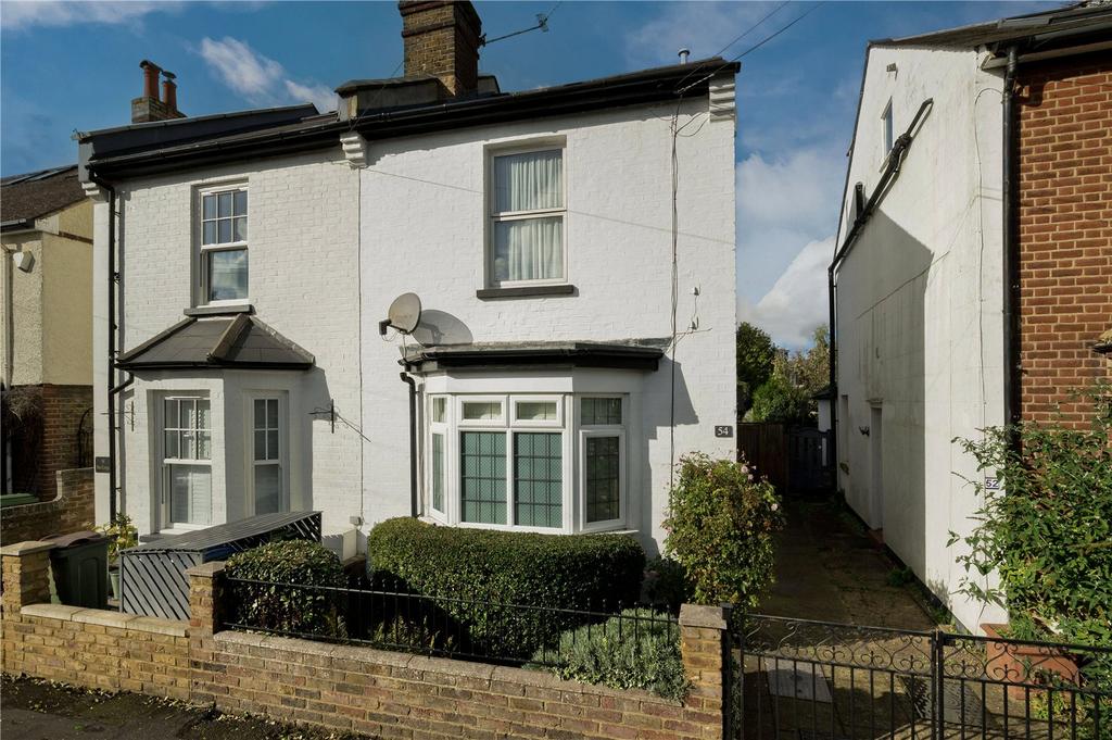 Weston Park, Thames Ditton, Surrey, KT7 3 bed semidetached house for