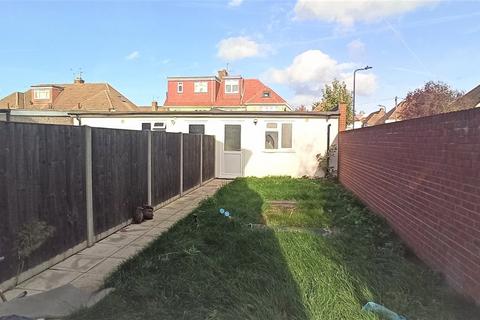 2 bedroom semi-detached house to rent, Victor Grove, Wembley HA0