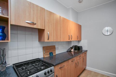 2 bedroom flat to rent, Meadowbank Terrace, Meadowbank, Edinburgh, EH8