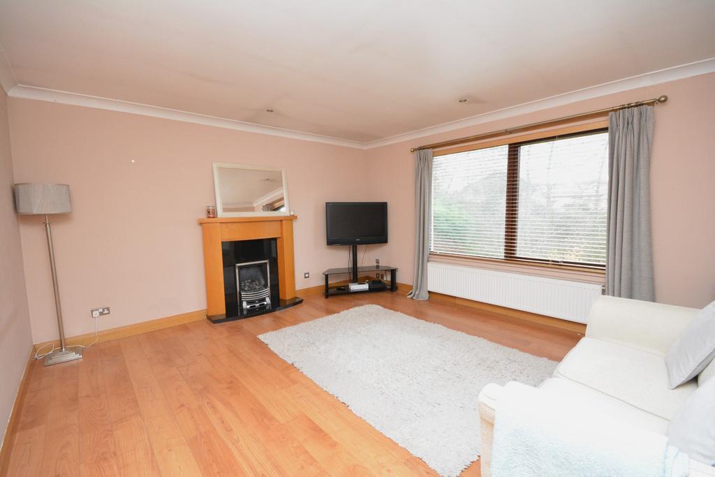 Gardrum Place, Brightons, Falkirk... 3 bed detached house £269,500