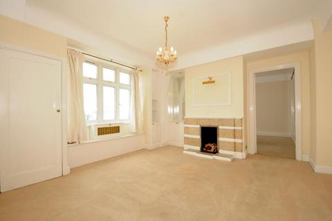 2 bedroom flat for sale, Grove Hall Court, London