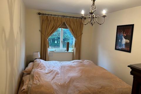 26 Woodridge Close, Enfield, EN2 8HJ