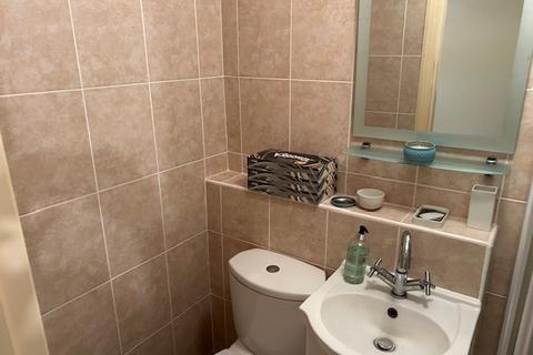 26 Woodridge Close, Enfield, EN2 8HJ