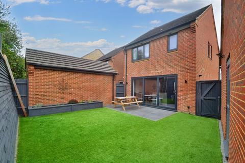 10 Carmel Close, Poole, BH15 4RD