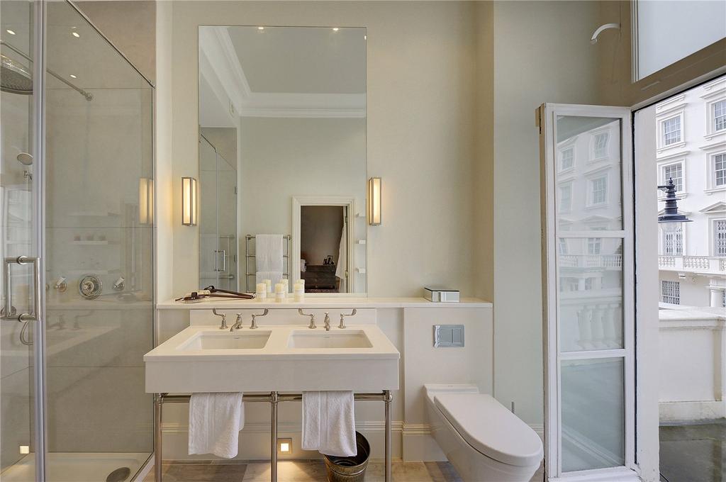 En Suite Bathroom