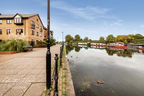 1 bedroom flat for sale, Riverside Close, Clapton, E5