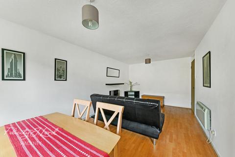 1 bedroom flat for sale, Riverside Close, Clapton, E5