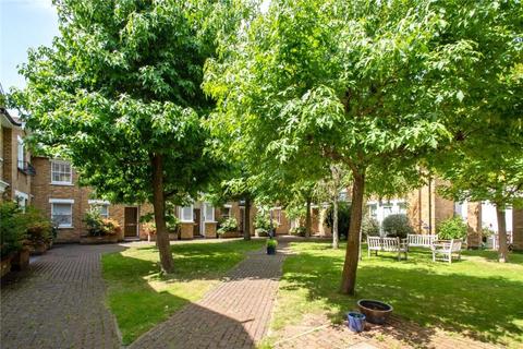 32 Hillgate Place, London, SW12 9ES