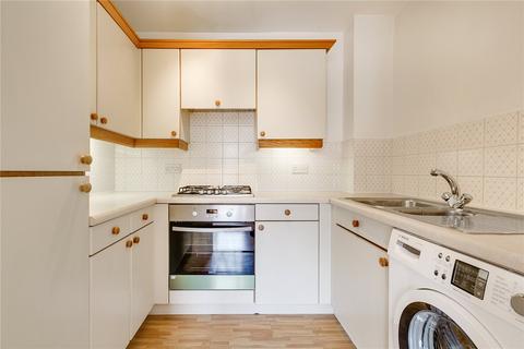 32 Hillgate Place, London, SW12 9ES