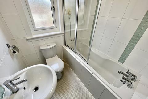42 Larch Terrace, Beith, KA15 1EN