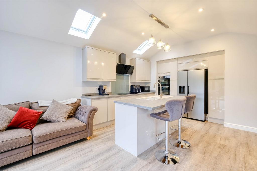 Forelands Grove, Bromsgrove, B61 7NQ 3 bed semidetached house for sale