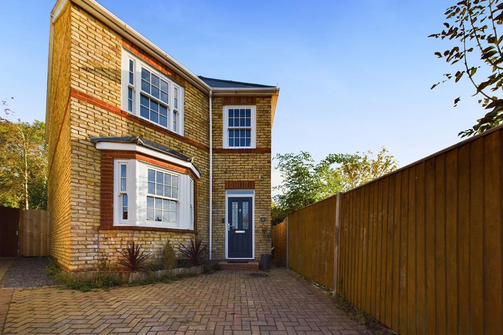Miles Road, Epsom, Surrey. KT19 2 bed detached house for sale £574,950