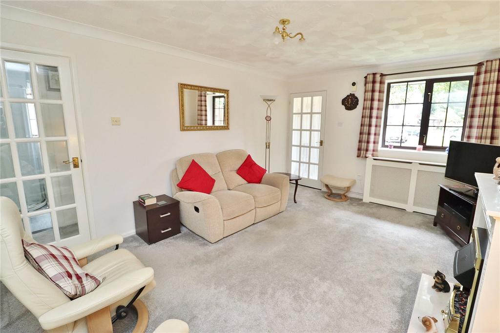 Monmouth Drive, Verwood, Dorset, BH31 3 bed semidetached house for