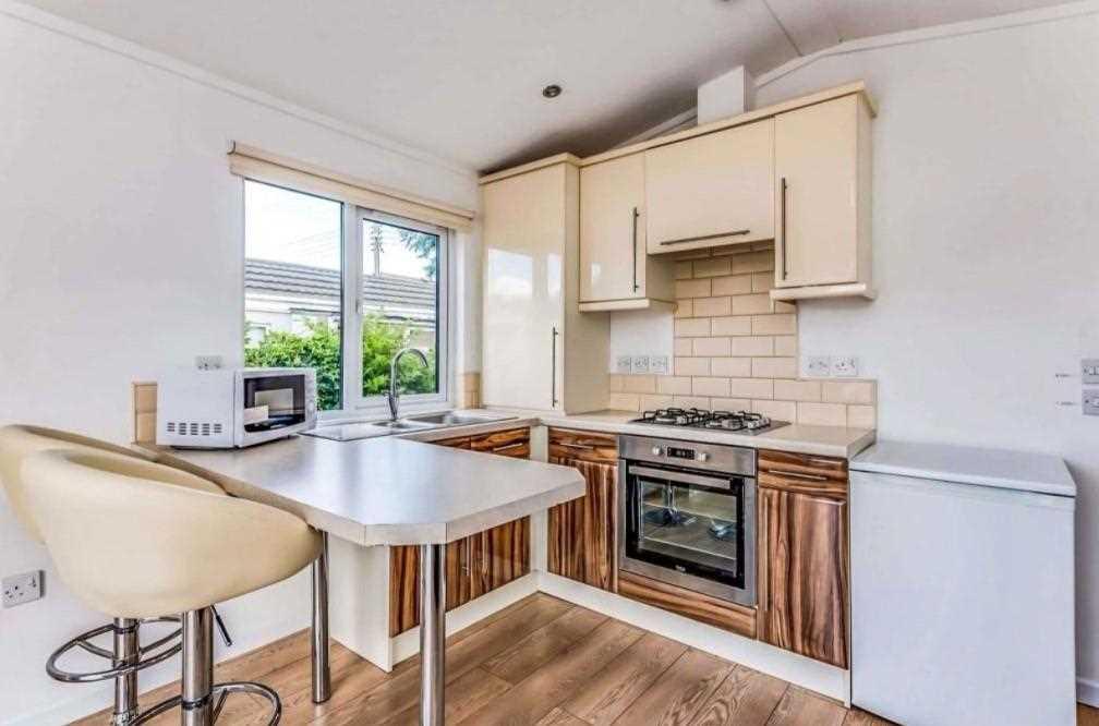 Fitted kitchen