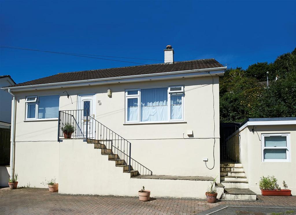 Penryn TR10 2 bed bungalow for sale £320,000