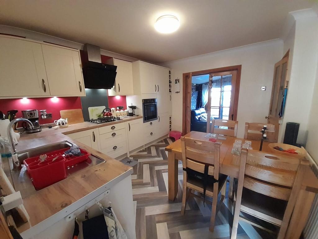 Edderthorpe Lane, Darfield S73 2 bed townhouse for sale £149,000