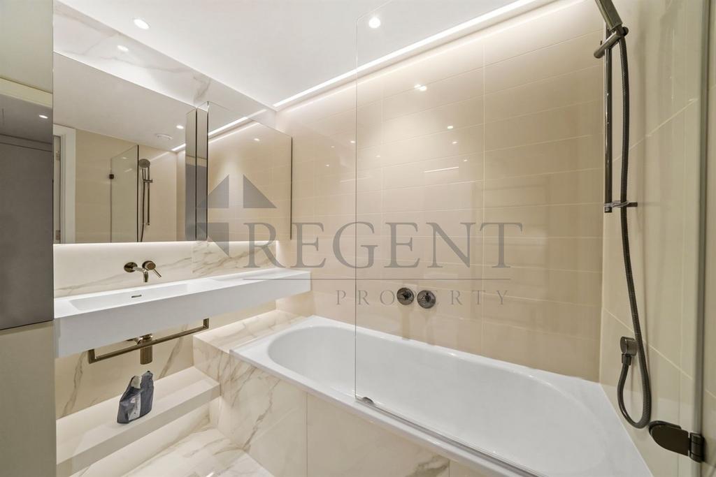 Main ensuite