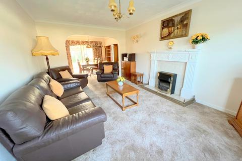 3 bedroom detached house for sale, Waverley Road, New Milton, Hampshire. BH25 6PQ