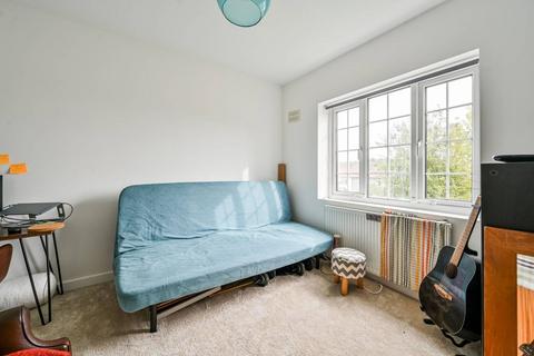 152 Dursley Road, London, SE3 8PH