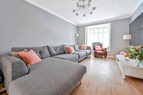 6 Thamesgate Close, Richmond, TW10 7YS