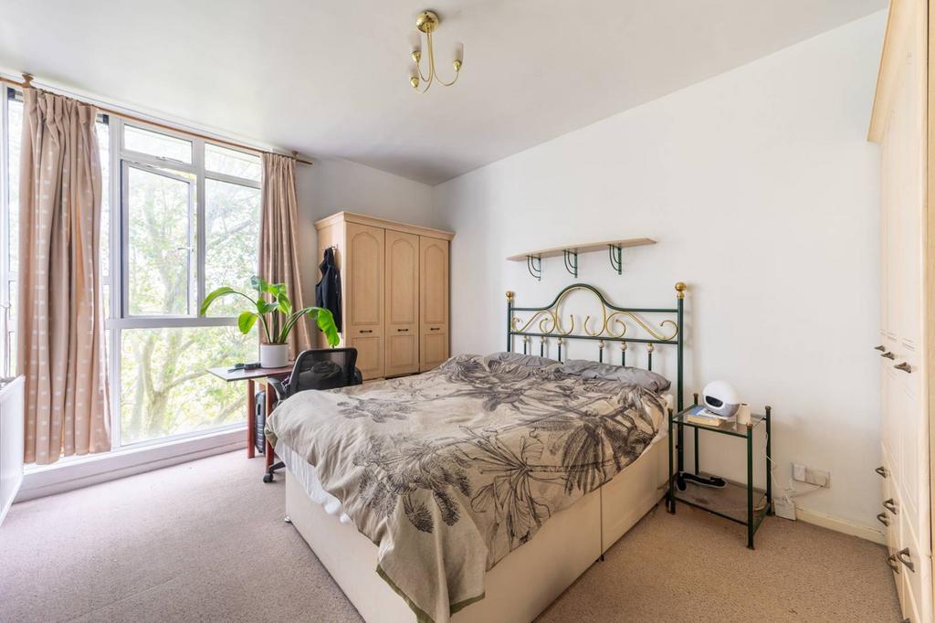 Hallfield Estate, Paddington, London, W2 1 bed flat for sale £440,000