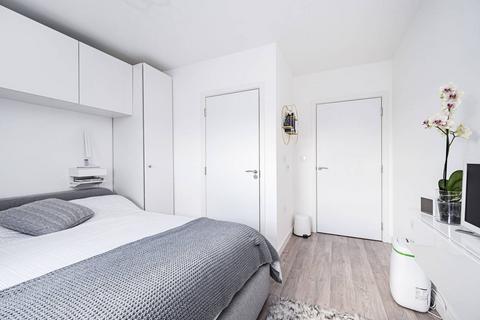 2 bedroom flat for sale, Damsel Walk, Hendon, London, NW9