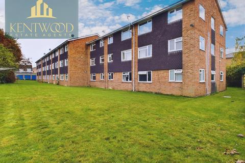 2 bedroom flat for sale, Burnham, Slough SL1