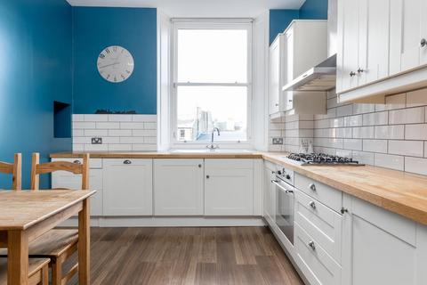 2 bedroom flat to rent, Comiston Terrace, Edinburgh EH10
