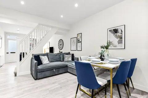 39 Norcutt Road, Twickenham, TW2 6SR