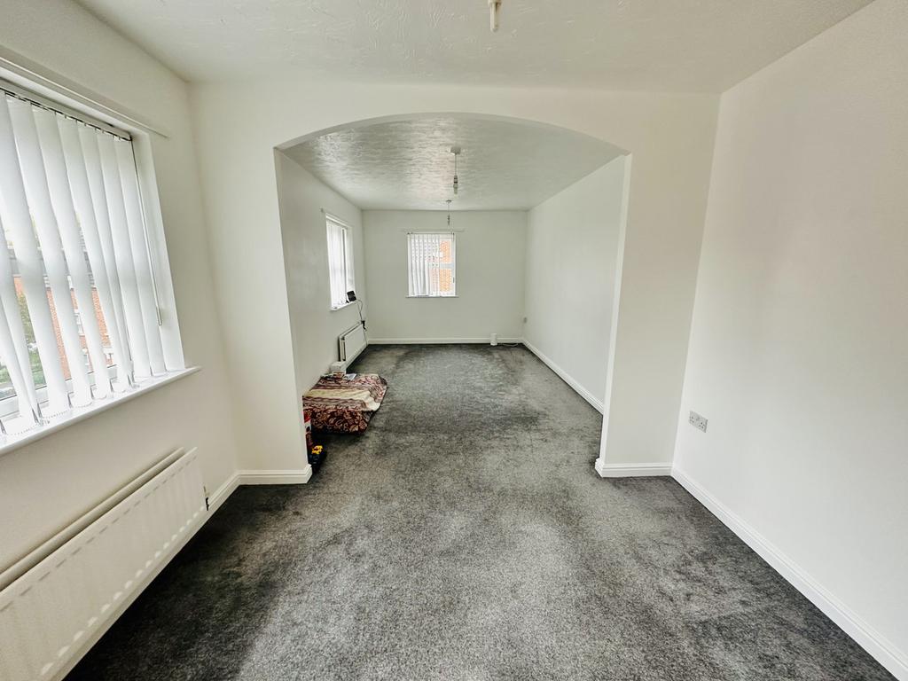 Beanfield Avenue, Coventry, CV3 2 bed apartment £150,000