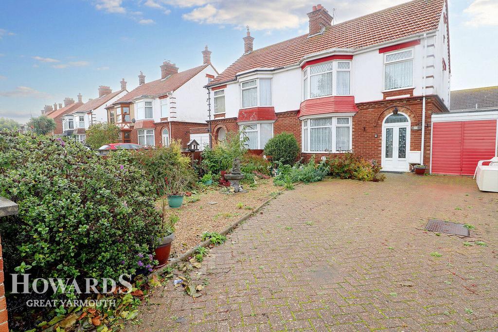 Beatty Road, Great Yarmouth 3 bed semidetached house for sale £230,000
