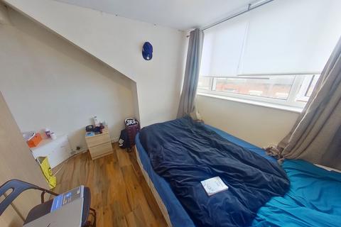 3 bedroom house to rent, Kelsall Terrace,, Hyde Park, Leeds