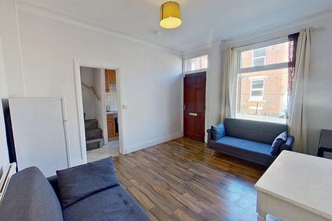 2 bedroom house to rent, Kelsall Terrace,, Hyde Park, Leeds