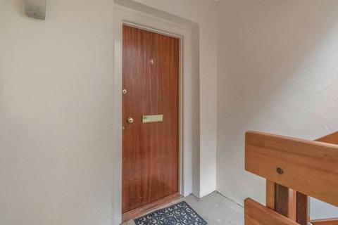 12/4 Figgate Street, Edinburgh, EH15 1HL