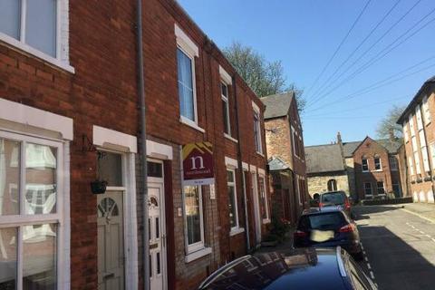 2 bedroom terraced house to rent, Smales Street, York