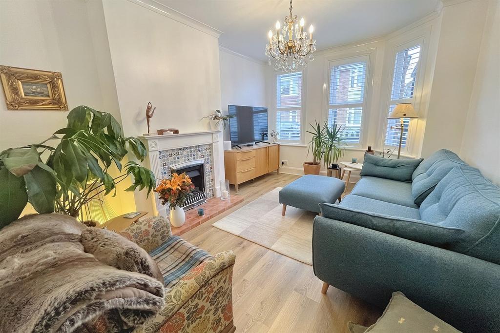 Pokesdown 3 bed semidetached house for sale £415,000