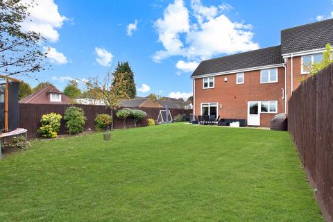 69 Wickstead Avenue, Luton, LU4 9DW